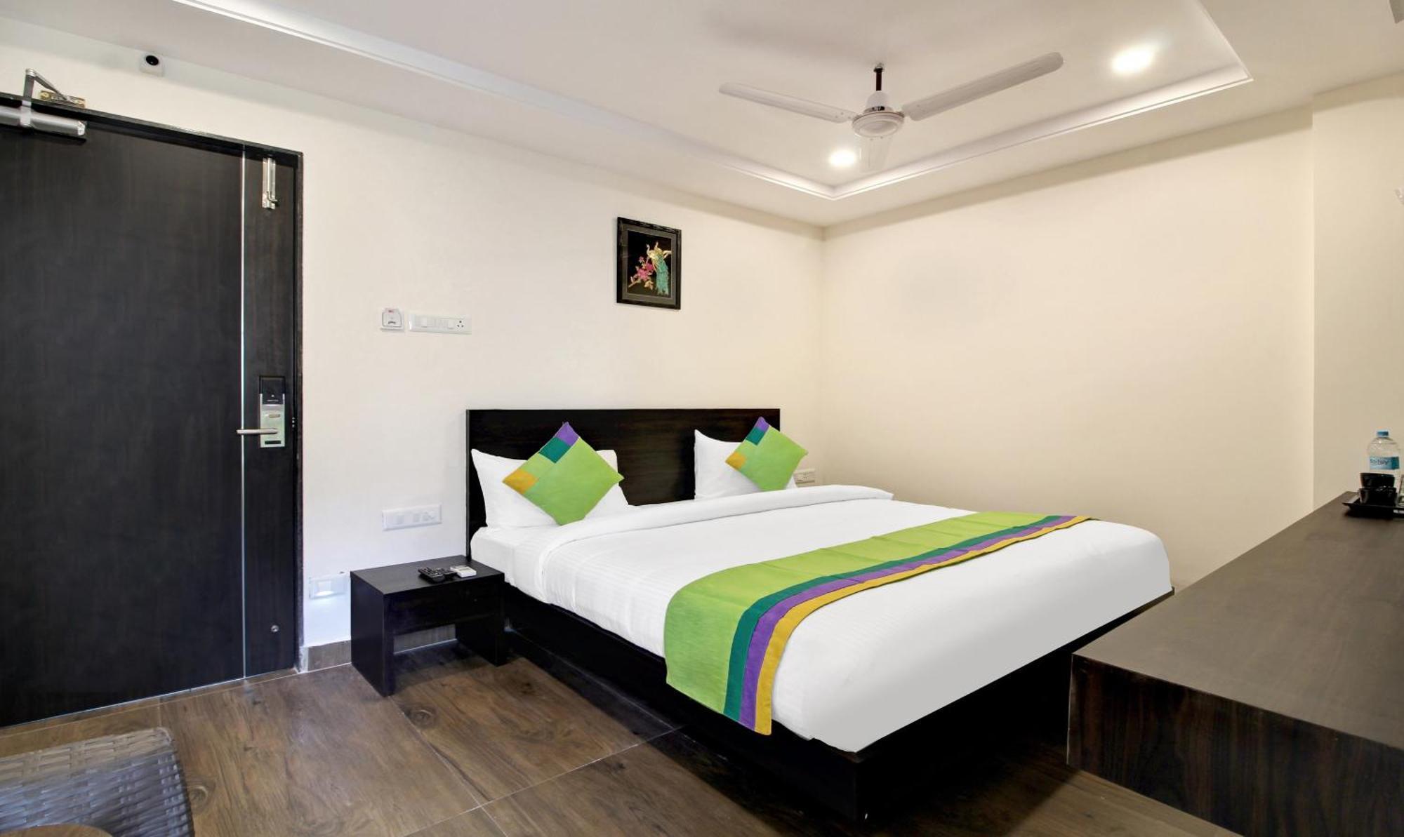 Treebo Excella Hotel วิสาขปัตนัม ภายนอก รูปภาพ