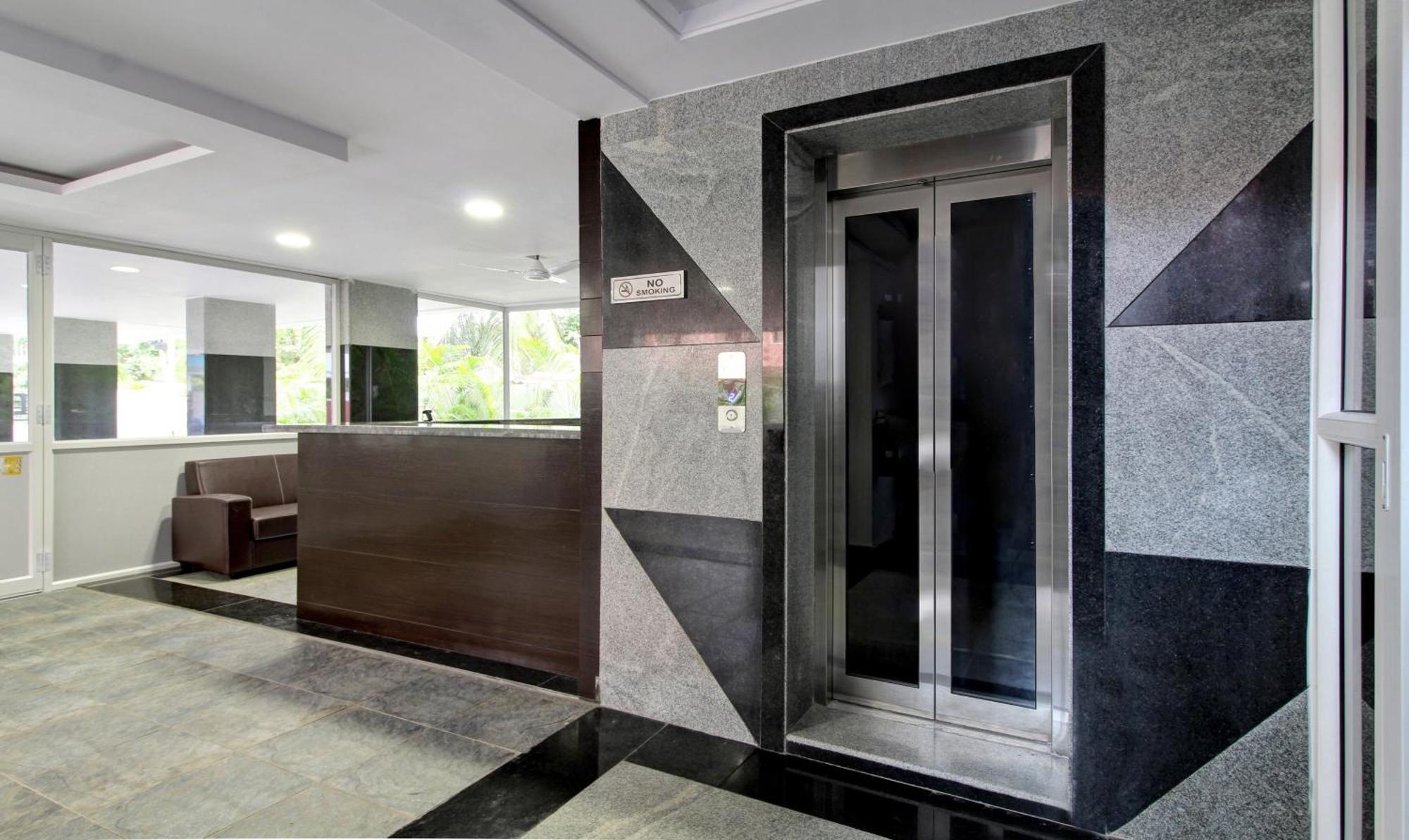Treebo Excella Hotel วิสาขปัตนัม ภายนอก รูปภาพ
